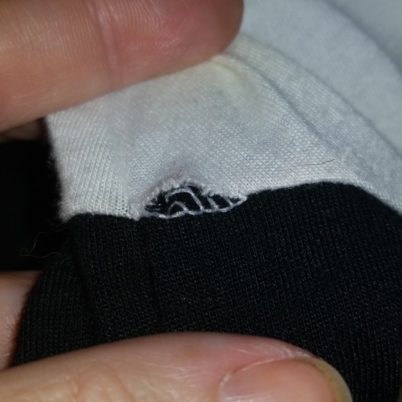 Stranded SM "I'm With Creepy" Black & White V-Neck Raglan T-shirt - Picture 5 of 13